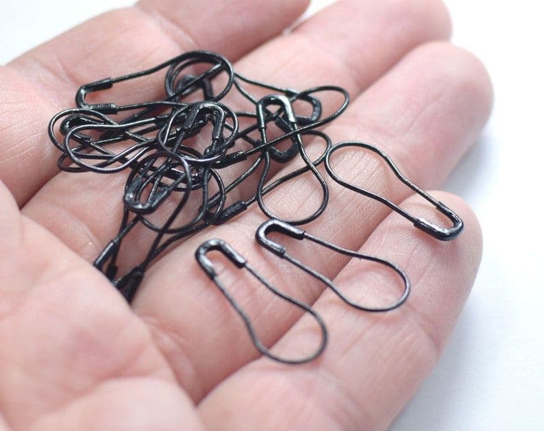 Black scarf pin