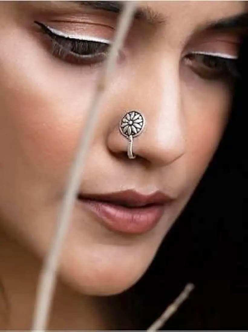 Silver nose pin