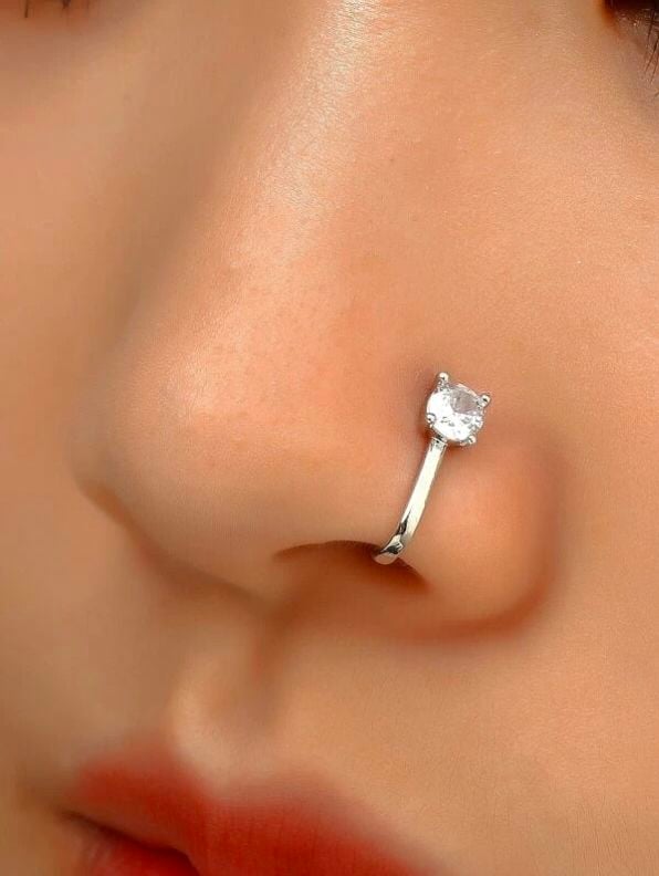 Silver nose pin stone